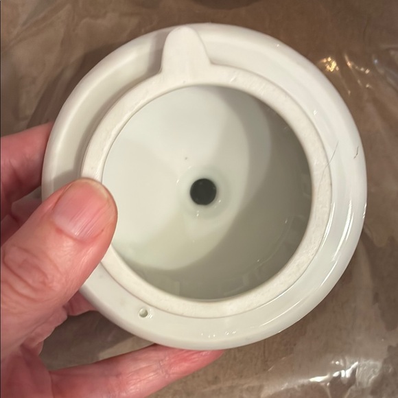 Bavaria Fash Elegant Gold and White Teapot - Picture 8 of 11